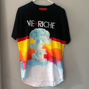 Men's vintage Vie + Riche top. Top is Med